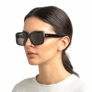 Oversize square sunglasses made in italy black women’s model Barcelona